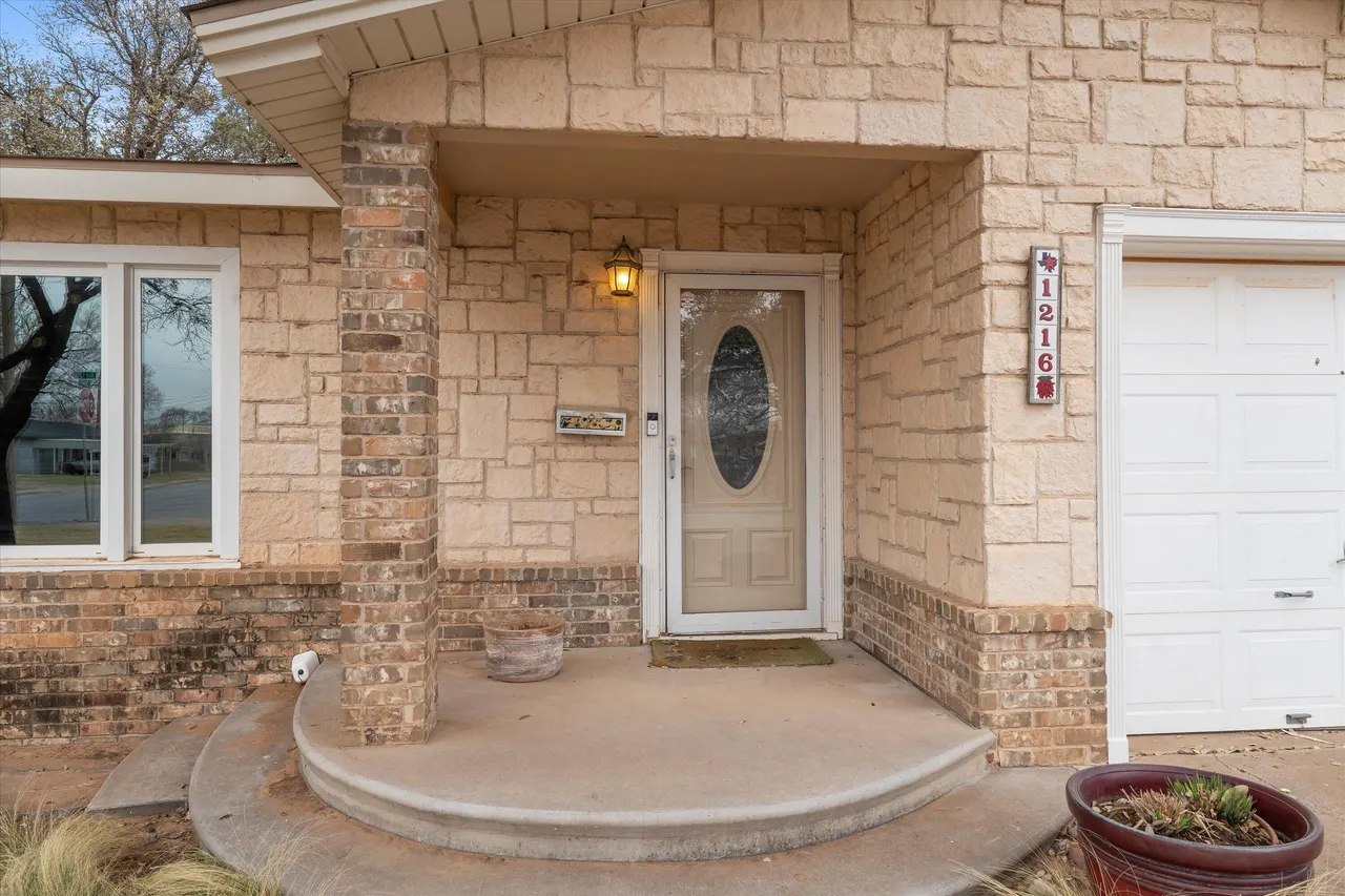 Photo 4 — 1216 Avenue I, Levelland, TX 79336