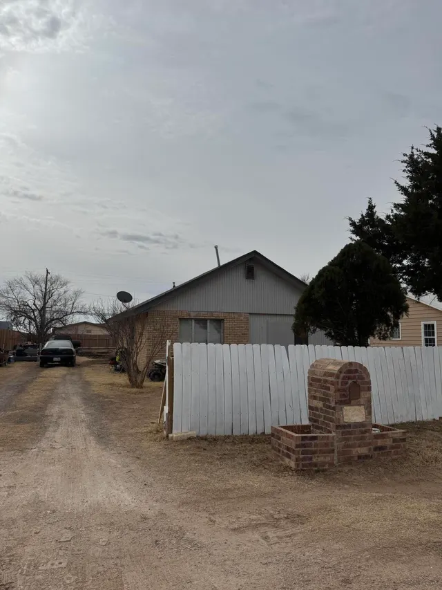 Photo 2 — 3014 E Main Street, Lubbock, TX 79403
