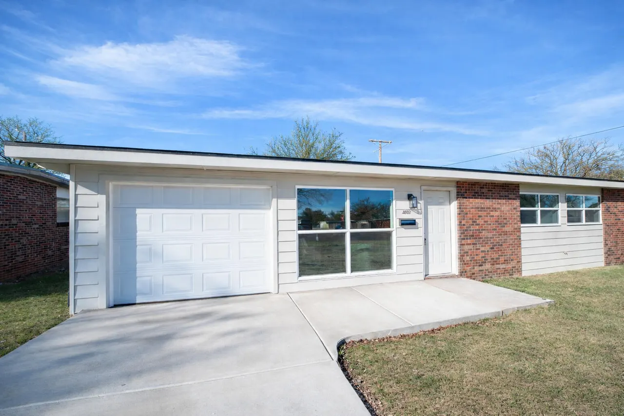 Photo 2 — 2802 65th Street, Lubbock, TX 79413