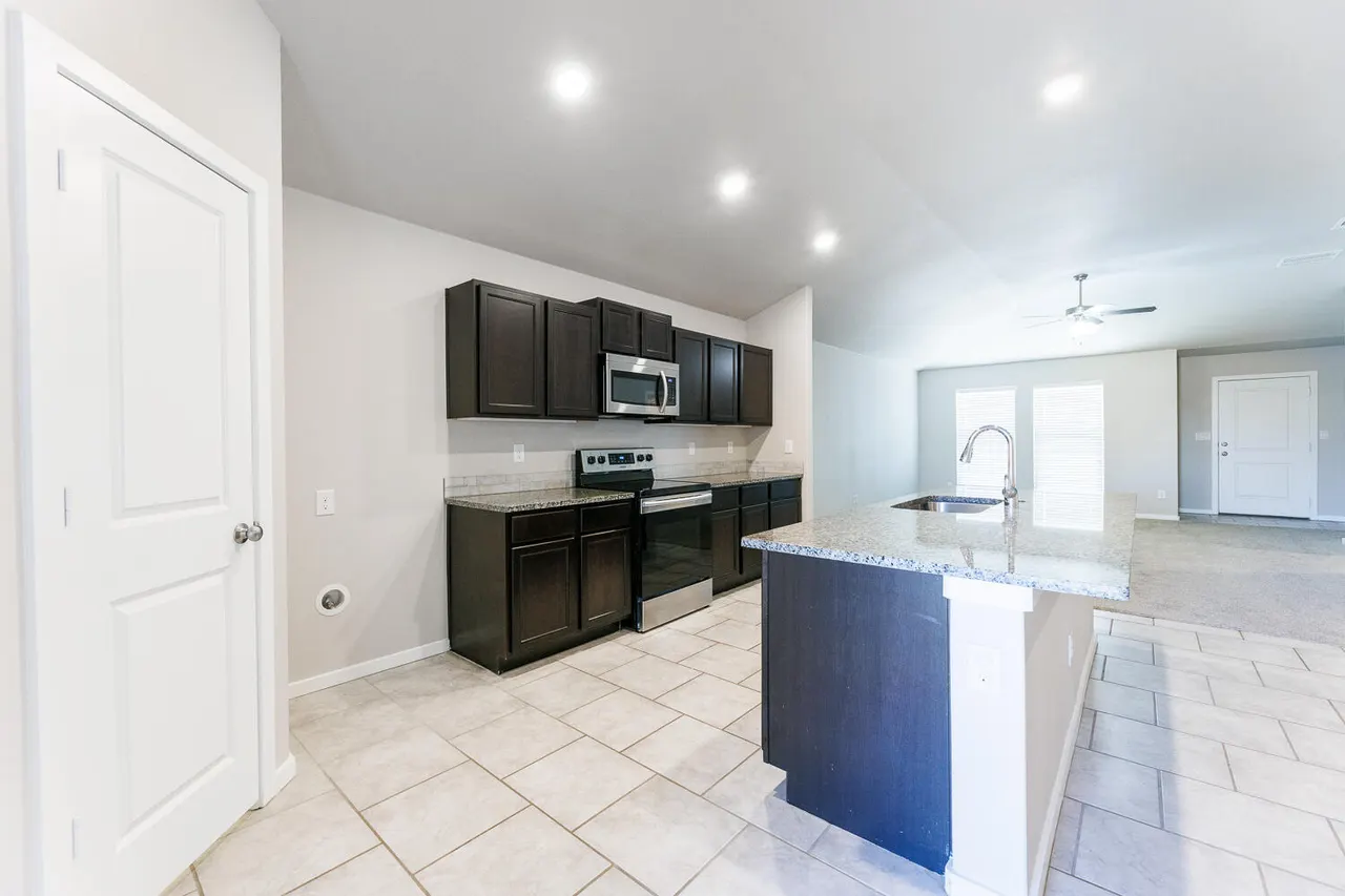 Photo 12 — 7322 29th Street, Lubbock, TX 79407