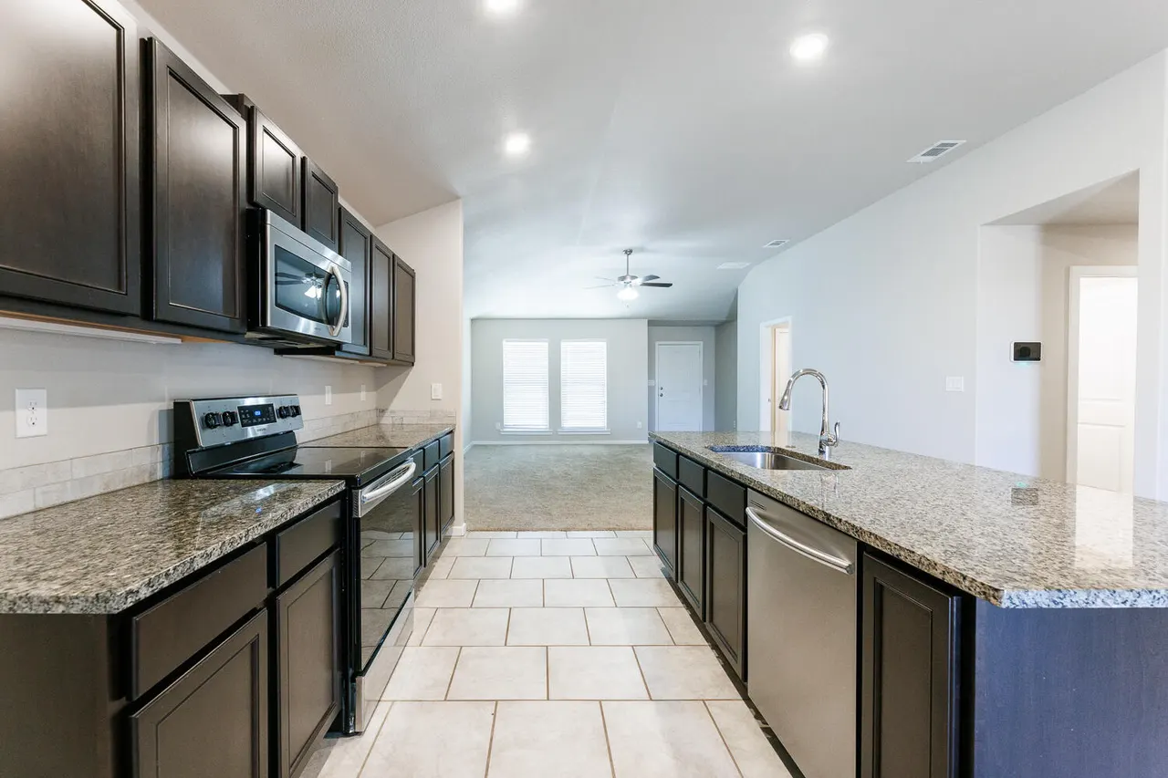 Photo 13 — 7322 29th Street, Lubbock, TX 79407