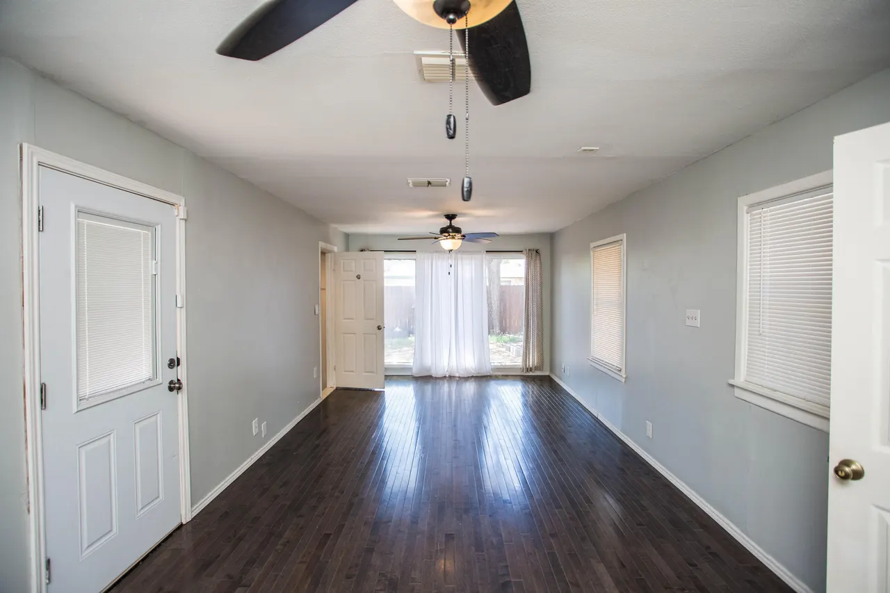 Photo 12 — 4213 40th Street, Lubbock, TX 79413
