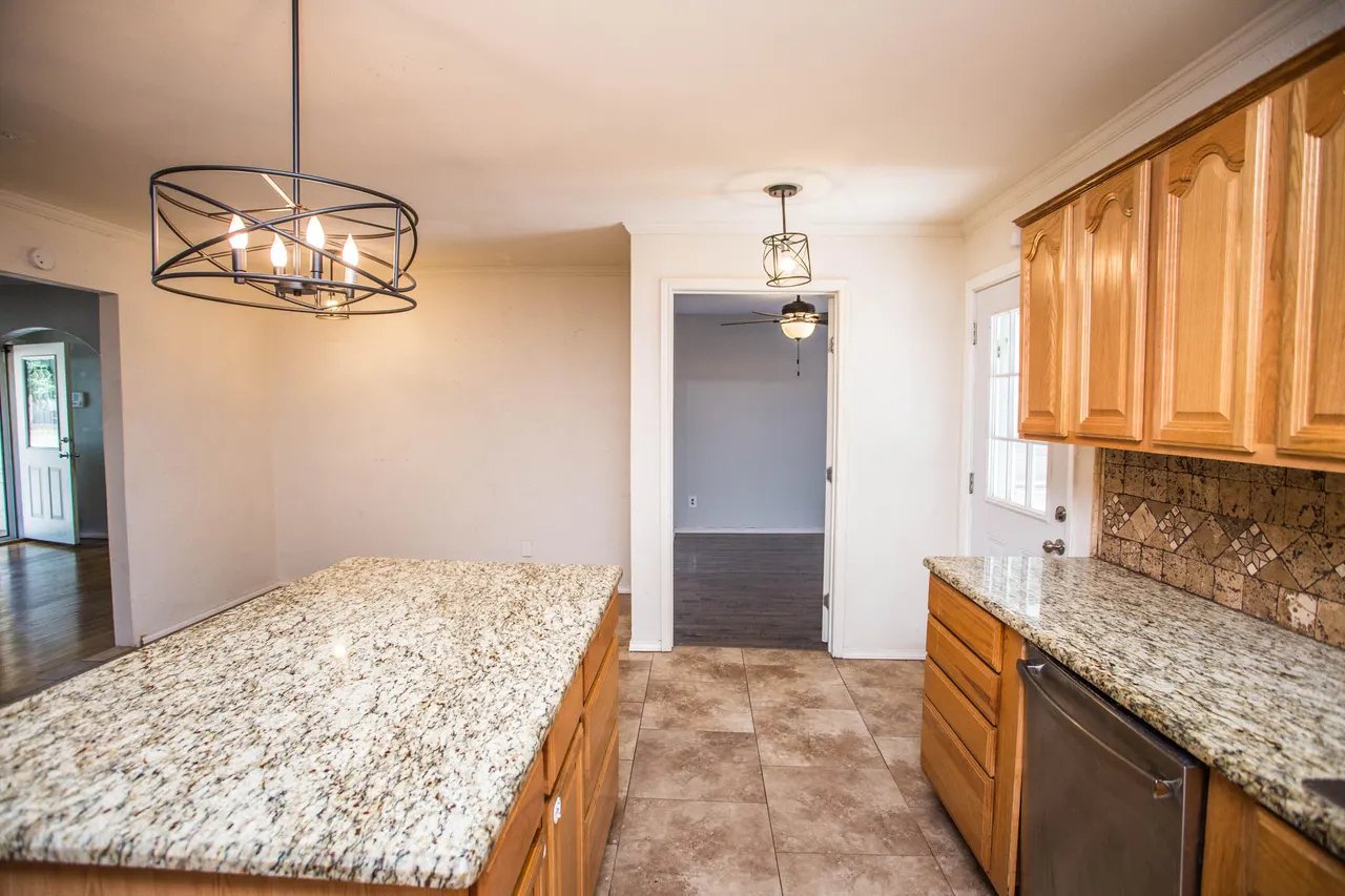 Photo 10 — 4213 40th Street, Lubbock, TX 79413