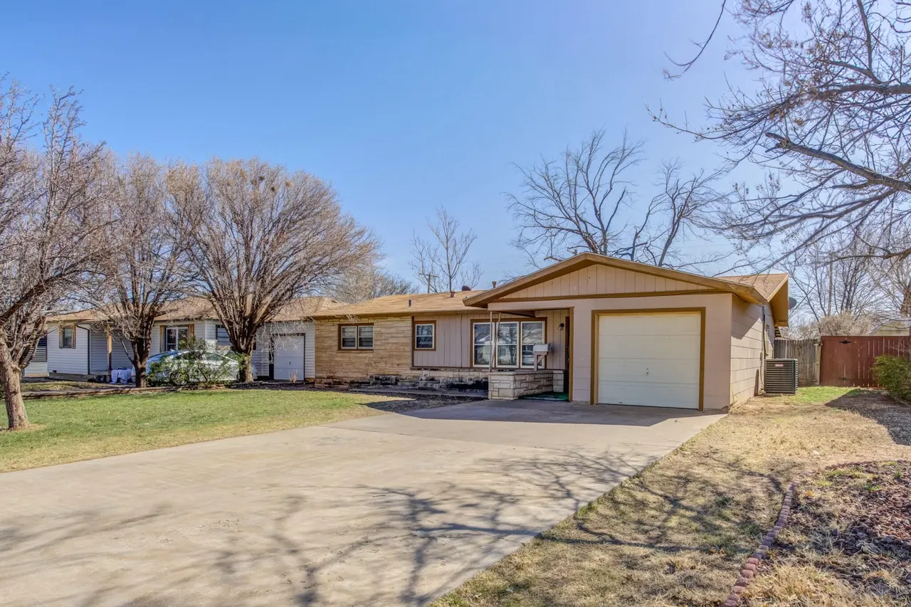 Photo 2 — 3013 45th Street, Lubbock, TX 79413