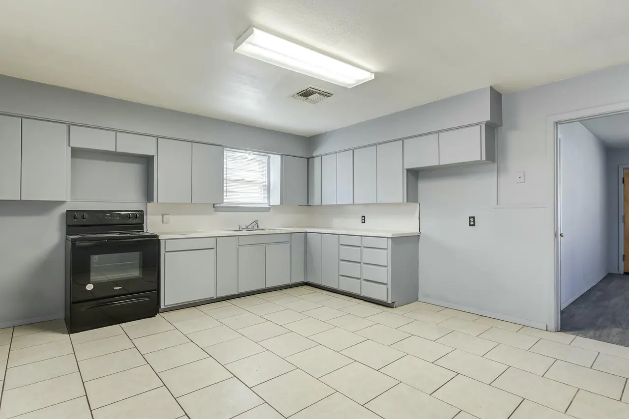 Photo 12 — 3013 45th Street, Lubbock, TX 79413