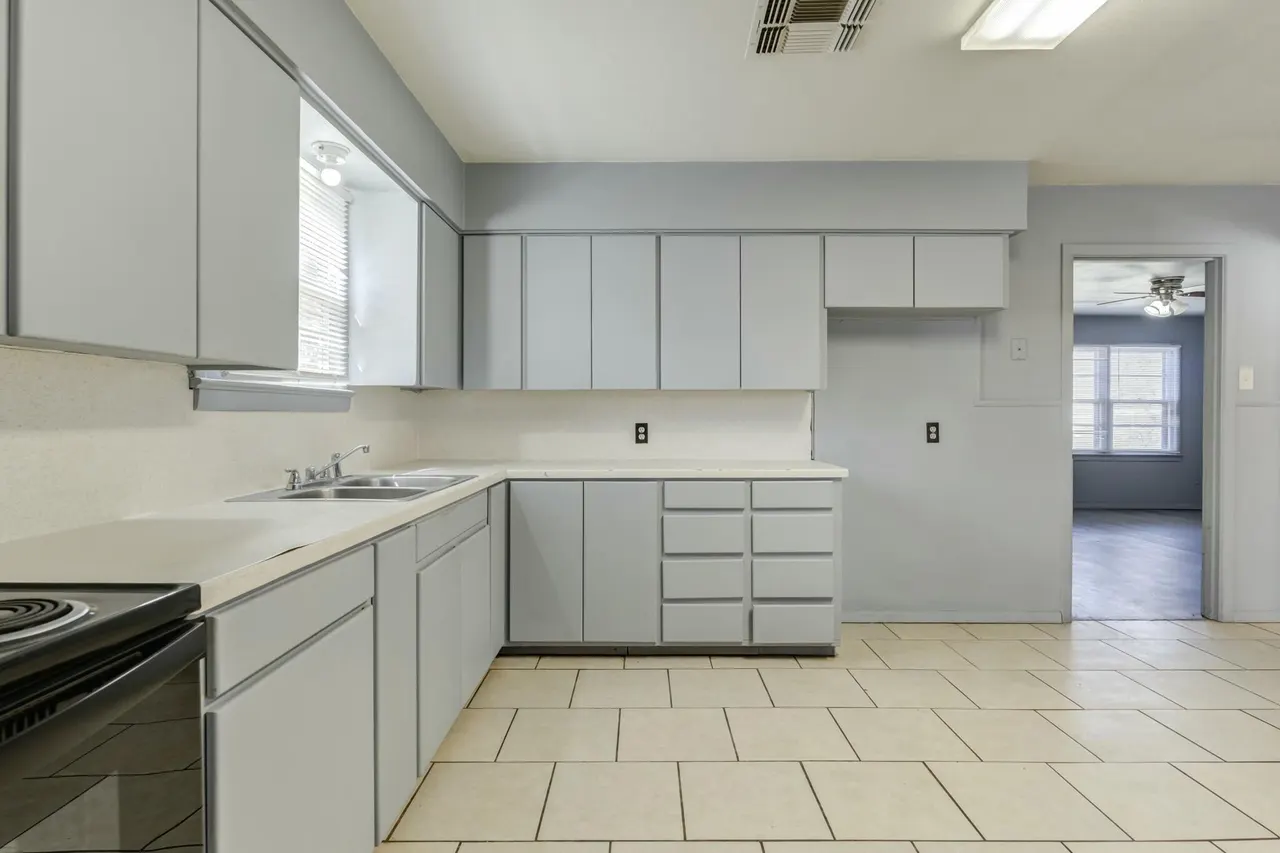 Photo 14 — 3013 45th Street, Lubbock, TX 79413