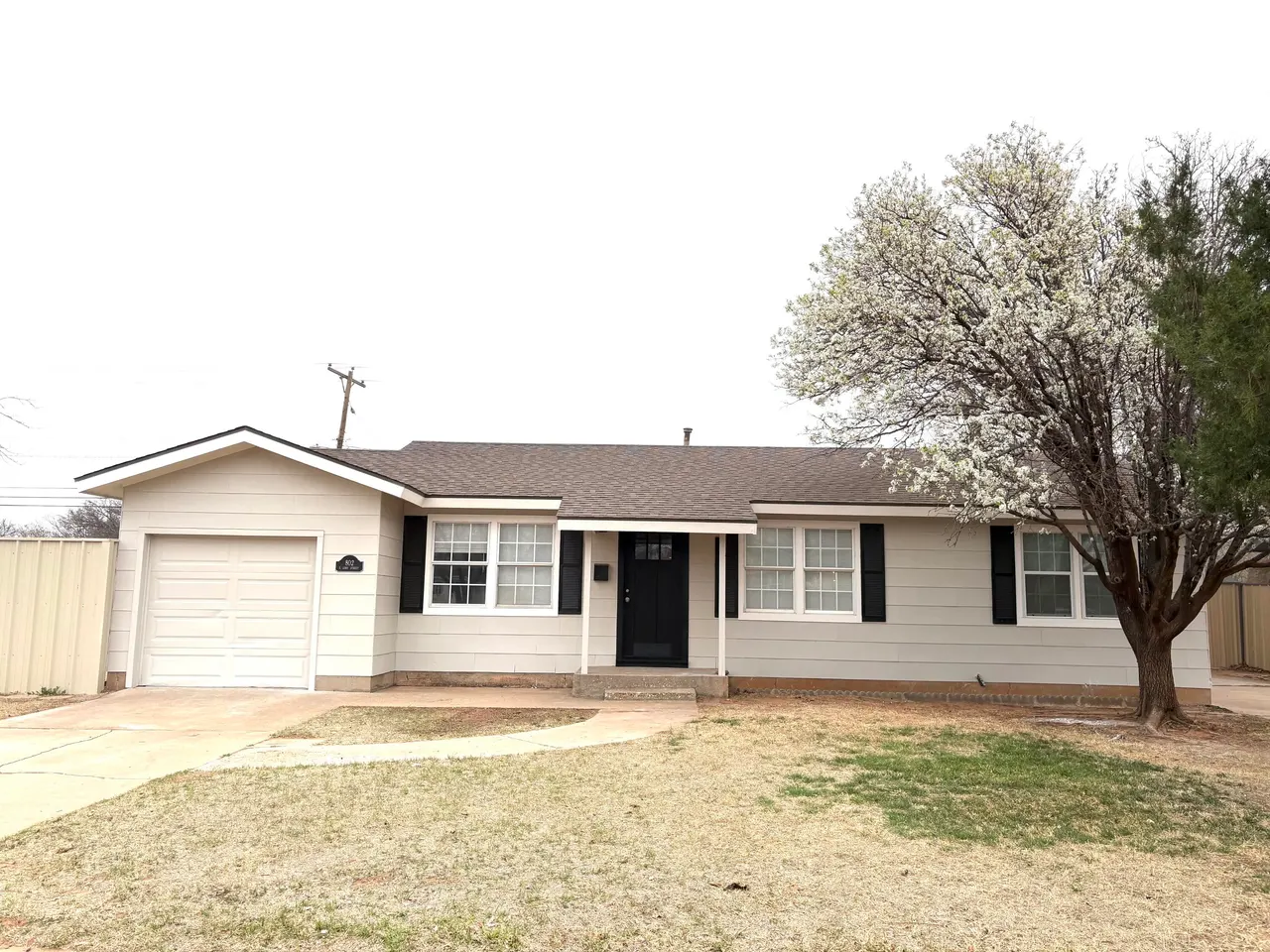 Front exterior — 802 S Lons Street, Brownfield, TX 79316