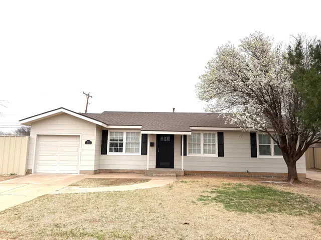 Front exterior — 802 S Lons Street, Brownfield, TX 79316