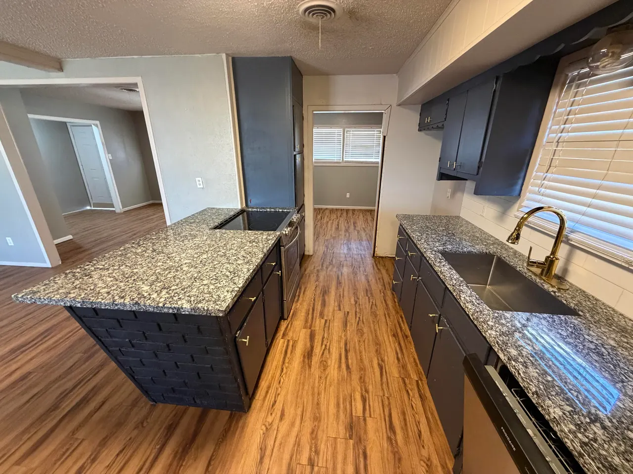 Photo 4 — 2010 52nd Street, Lubbock, TX 79412