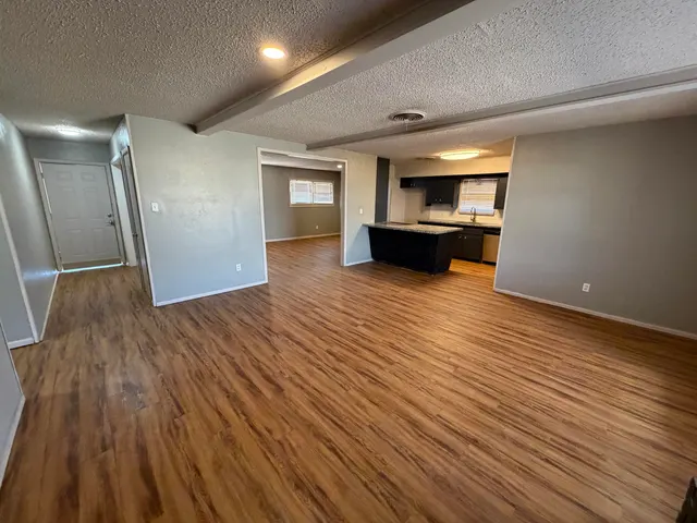 Photo 8 — 2010 52nd Street, Lubbock, TX 79412
