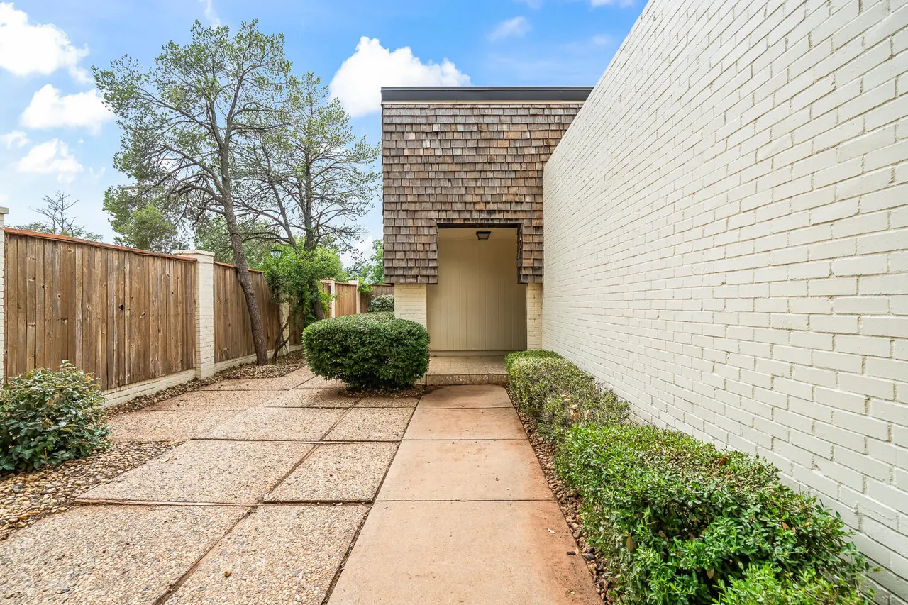 Photo 5 — 2302 Slide Road 35, Lubbock, TX 79407
