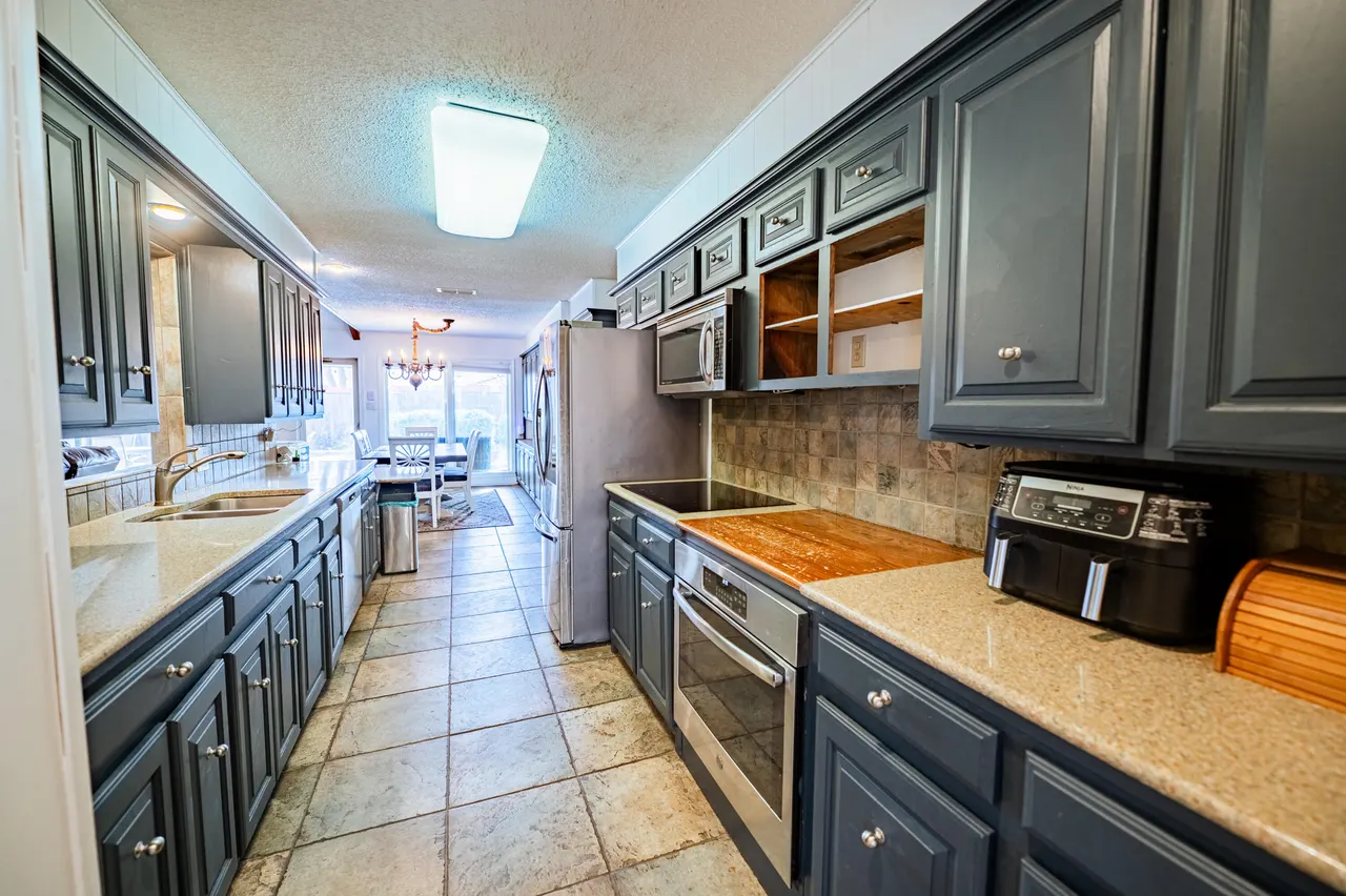 Photo 12 — 3803 66th Street, Lubbock, TX 79413