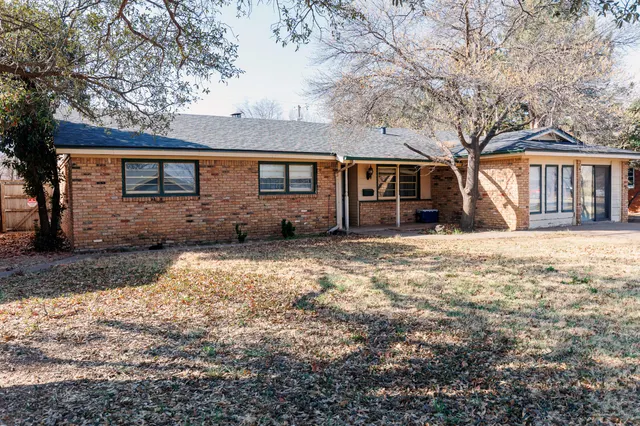 Photo 2 — 2107 52nd Street, Lubbock, TX 79412