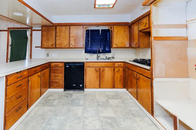 Photo 4 — 2107 52nd Street, Lubbock, TX 79412