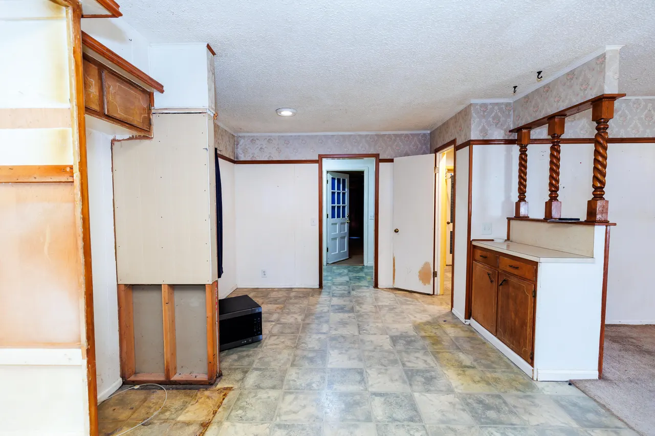Photo 5 — 2107 52nd Street, Lubbock, TX 79412