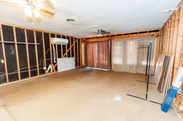Photo 8 — 2107 52nd Street, Lubbock, TX 79412