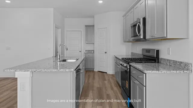 Photo 6 — 215 17th Street, Wolfforth, TX 79382