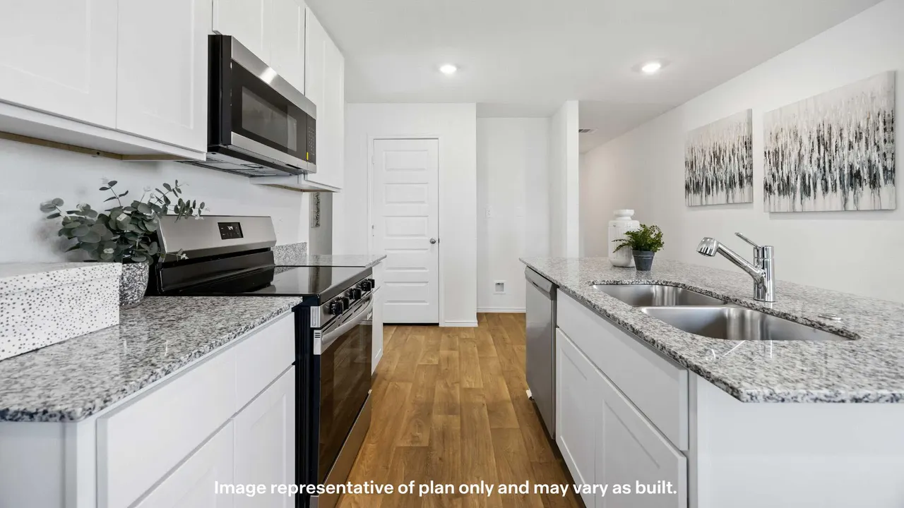 Photo 4 — 226 16th Street, Wolfforth, TX 79382