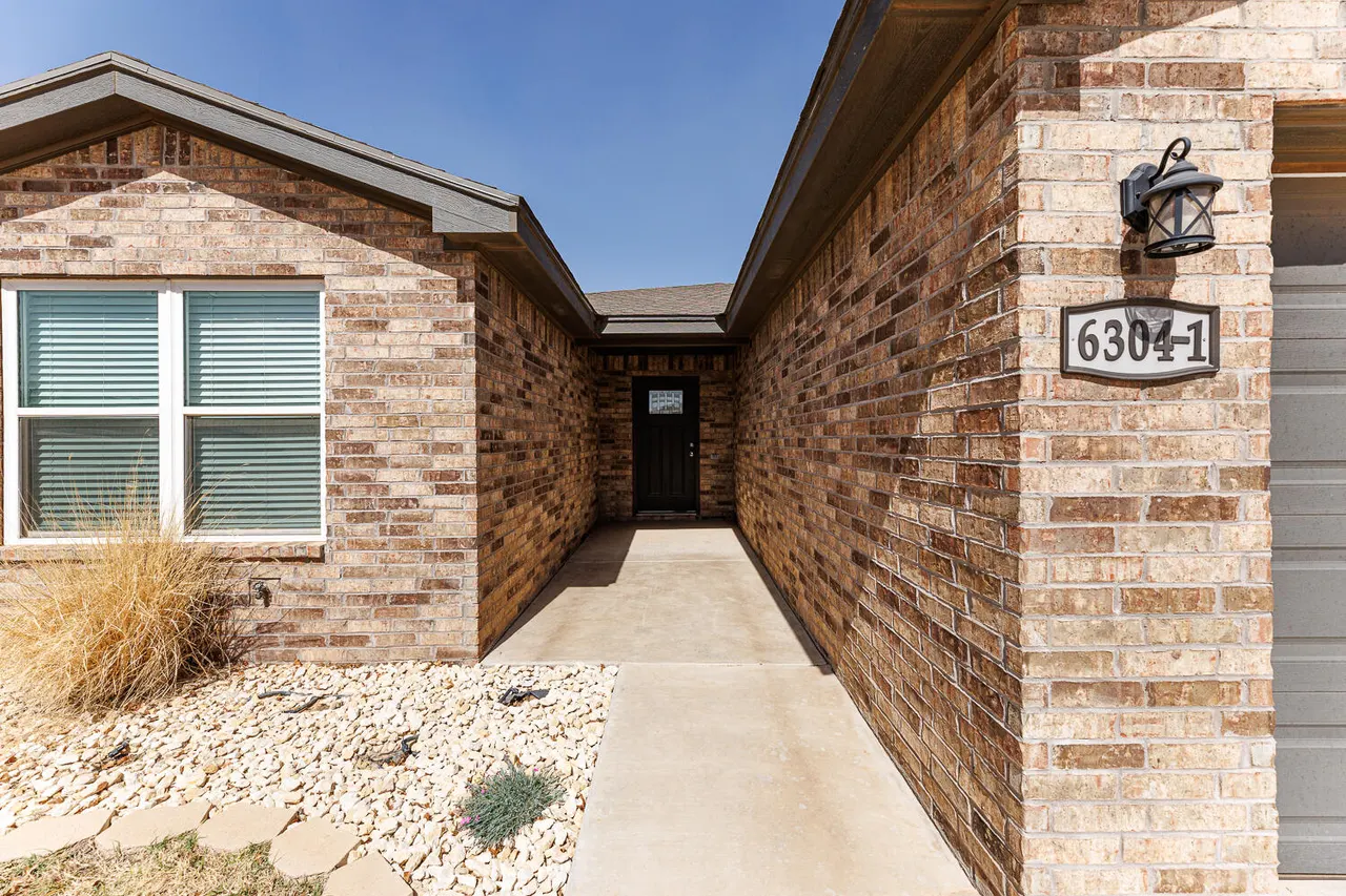Photo 2 — 6304-1 25th Street, Lubbock, TX 79407
