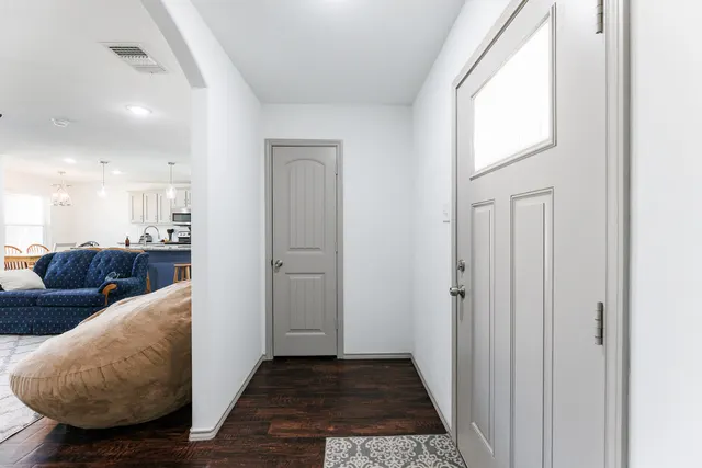 Photo 5 — 6304-1 25th Street, Lubbock, TX 79407