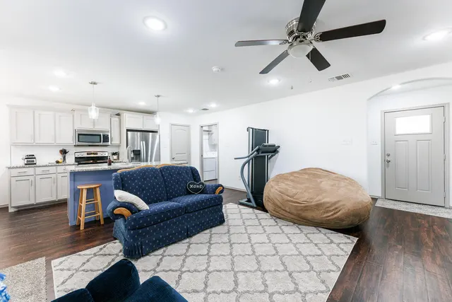Photo 8 — 6304-1 25th Street, Lubbock, TX 79407