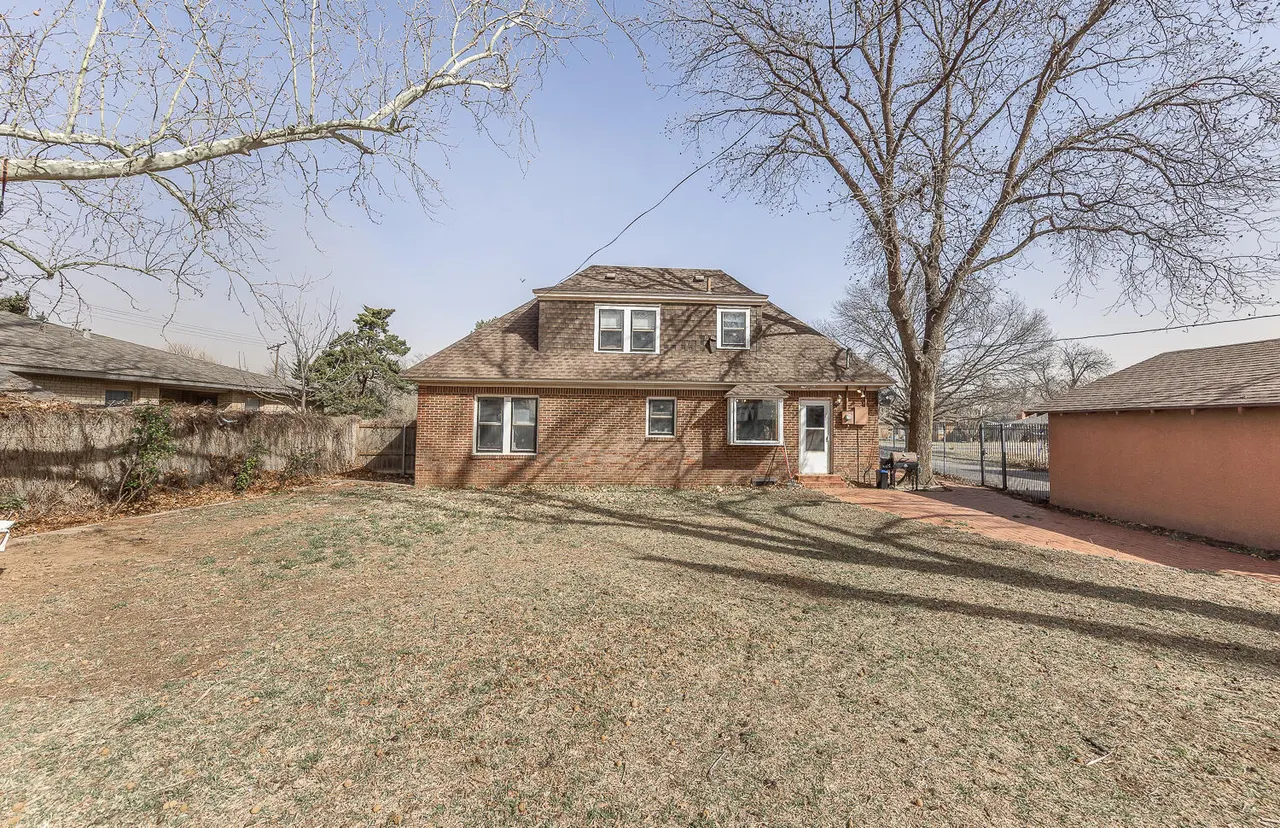 Photo 20 — 1919 31st Street, Lubbock, TX 79411