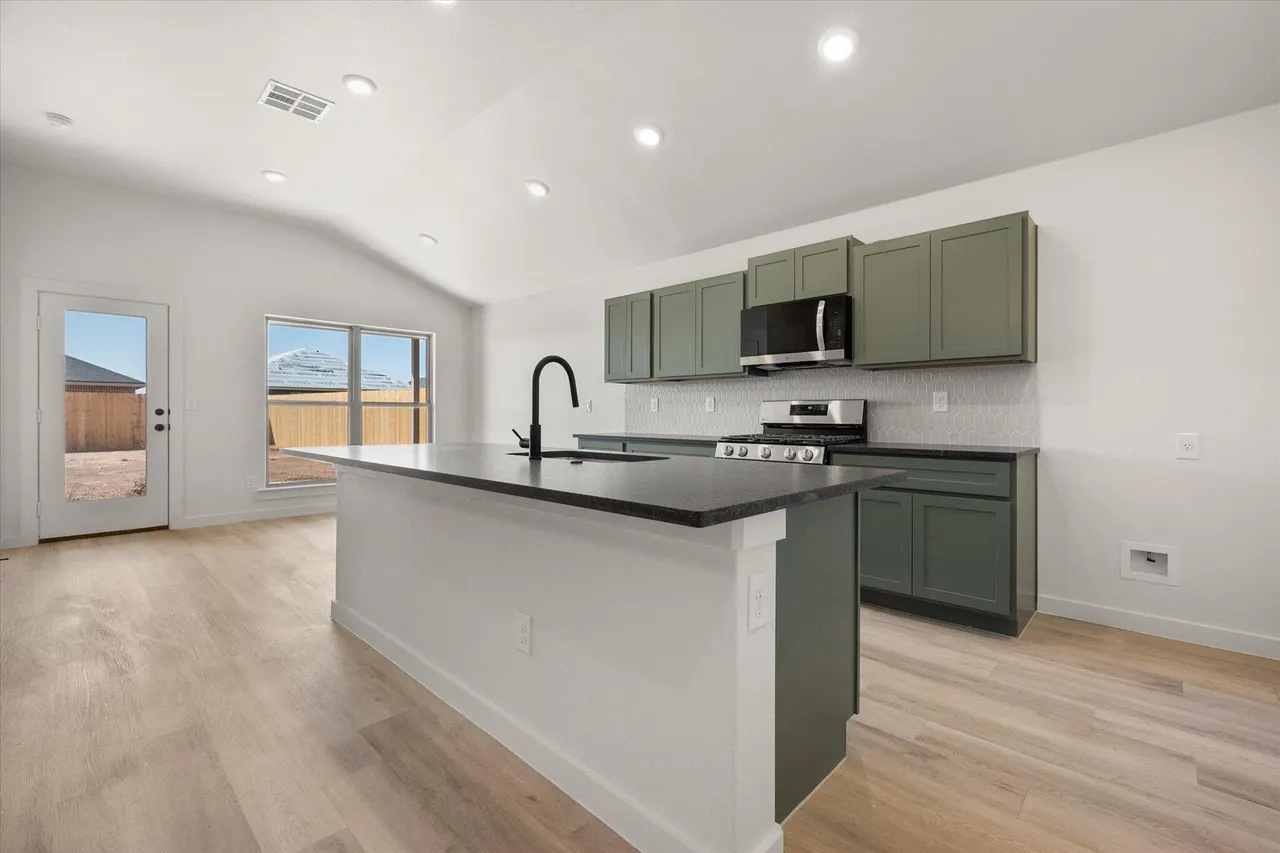 Photo 11 — 3017 137th Street, Lubbock, TX 79423