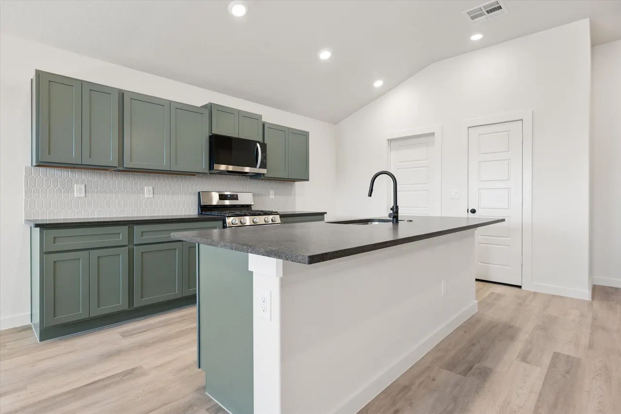 Photo 14 — 3017 137th Street, Lubbock, TX 79423