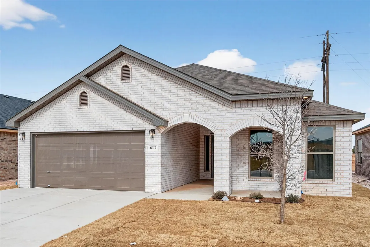 Photo 3 — 6922 53rd Street, Lubbock, TX 79407