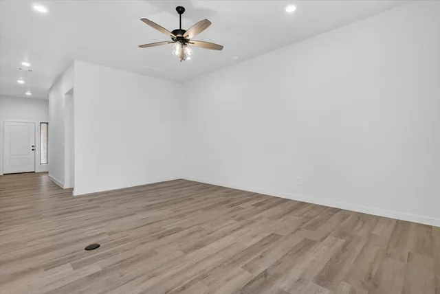 Photo 6 — 6922 53rd Street, Lubbock, TX 79407