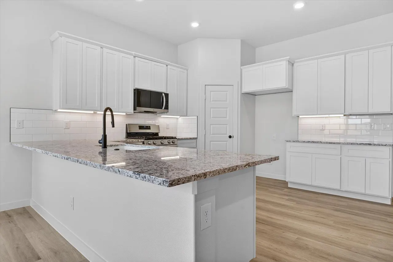 Photo 12 — 6922 53rd Street, Lubbock, TX 79407