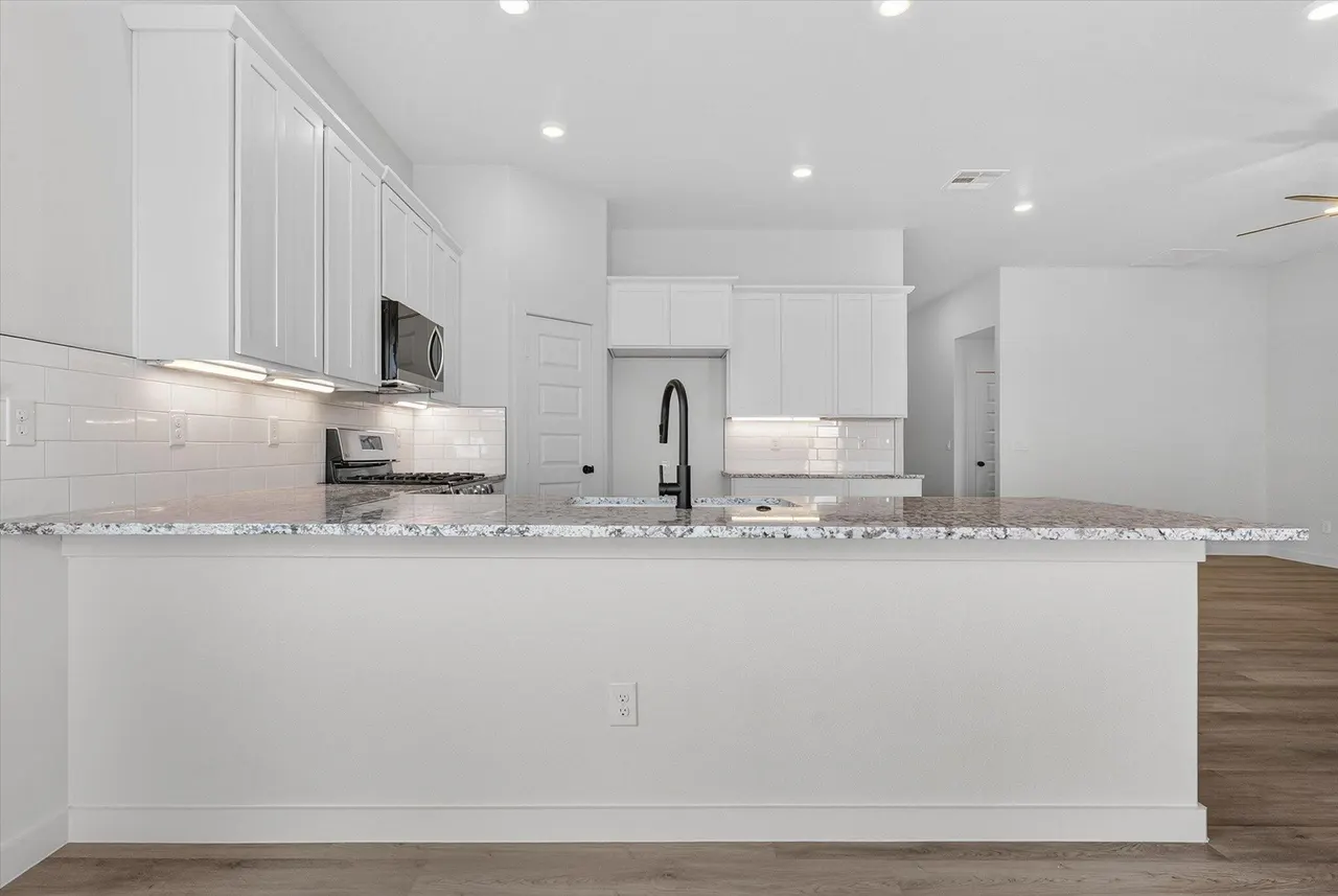 Photo 13 — 6922 53rd Street, Lubbock, TX 79407