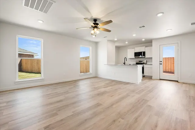 Photo 7 — 519 E 24th Street, Wolfforth, TX 79382