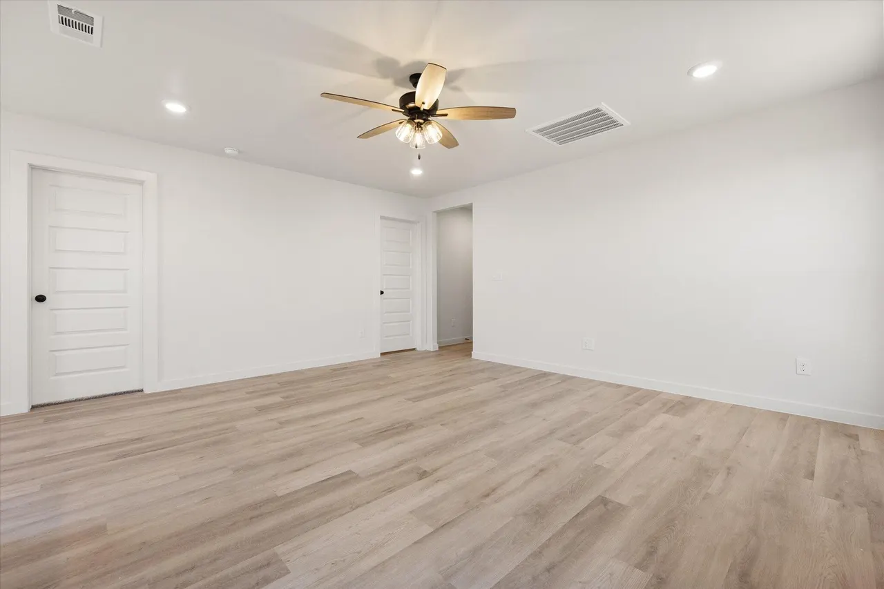 Photo 9 — 519 E 24th Street, Wolfforth, TX 79382