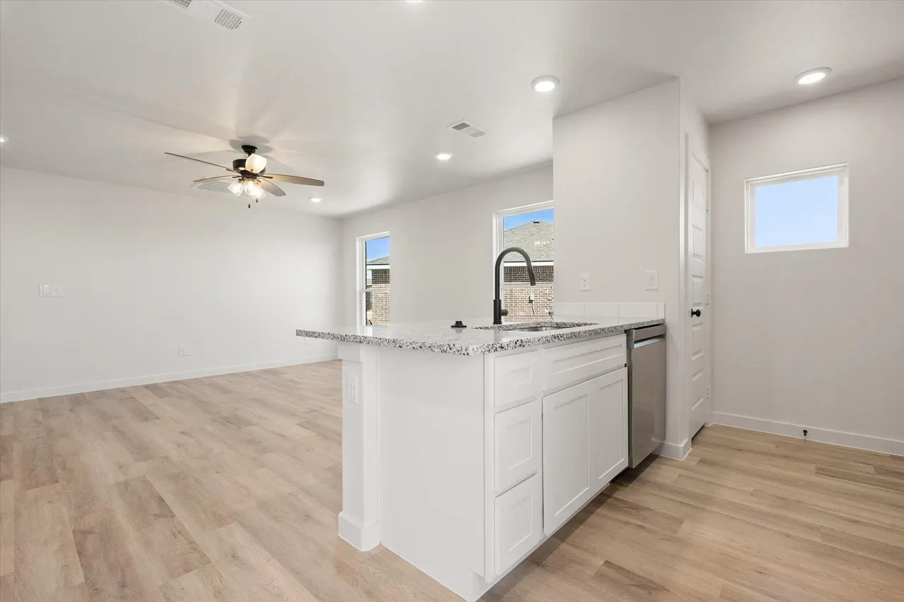 Photo 13 — 519 E 24th Street, Wolfforth, TX 79382
