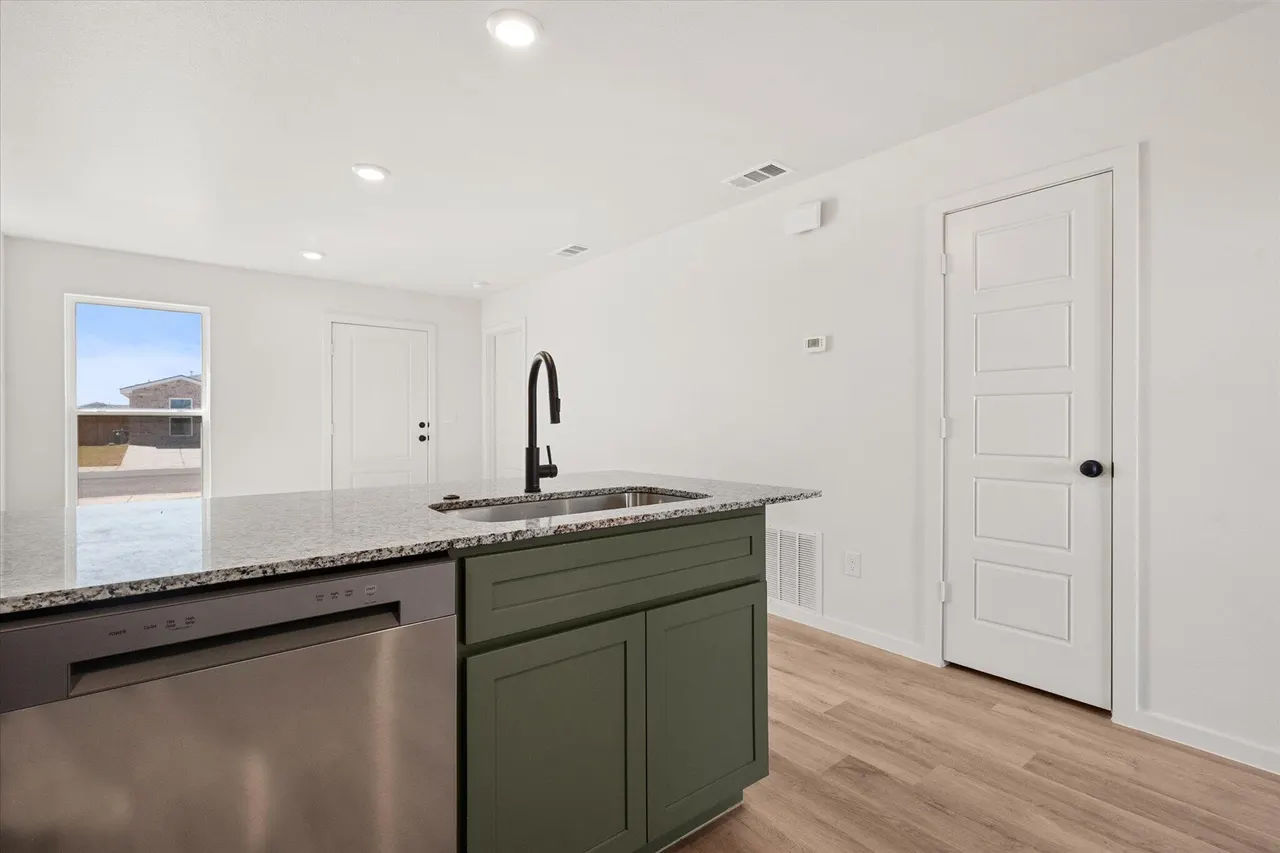 Photo 14 — 5512 Smith  Street, Lubbock, TX 79416