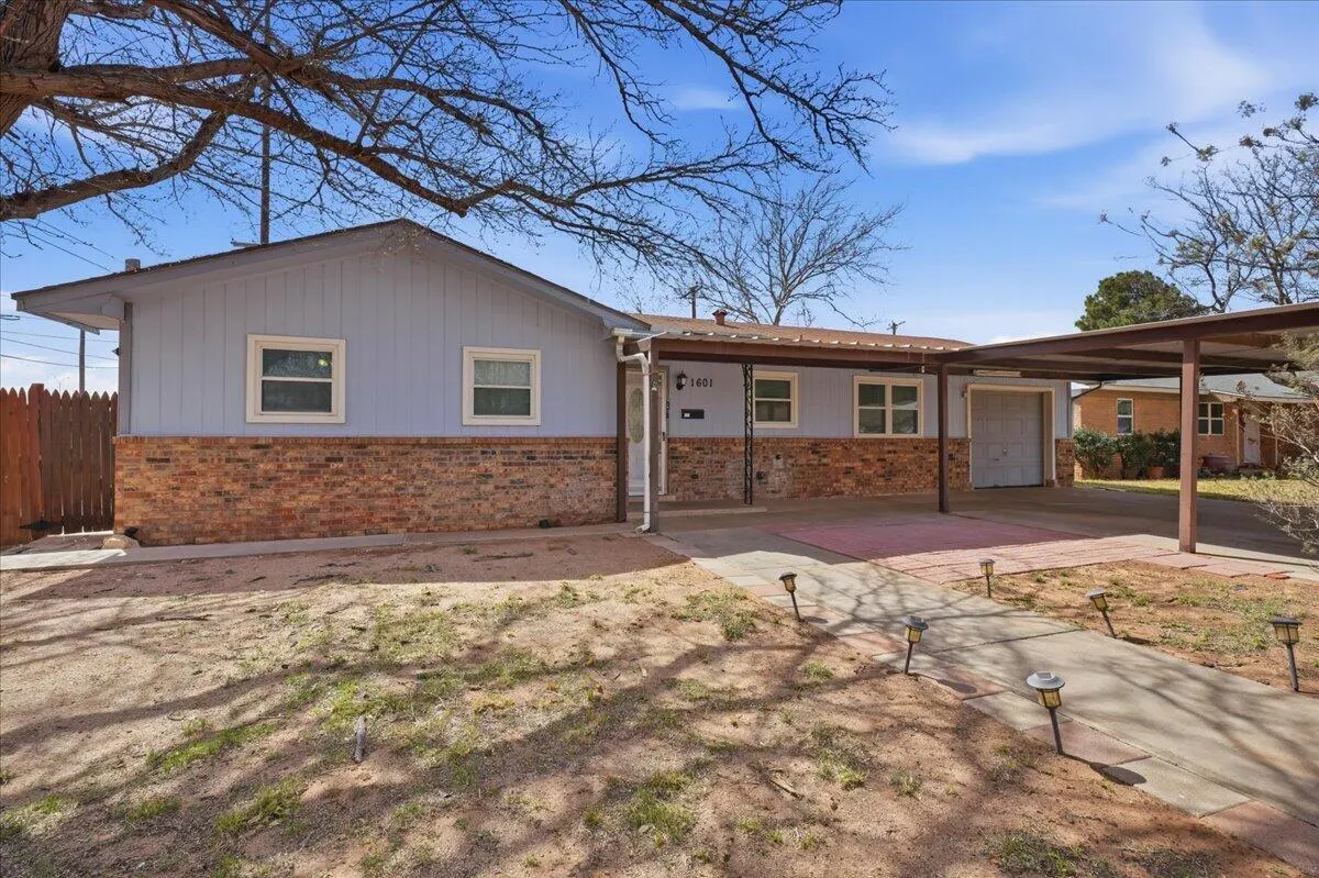 Photo 3 — 1601 70th Place, Lubbock, TX 79412