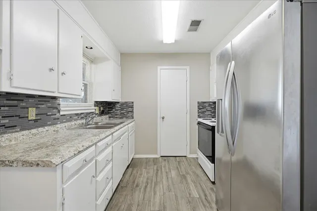 Photo 8 — 1601 70th Place, Lubbock, TX 79412