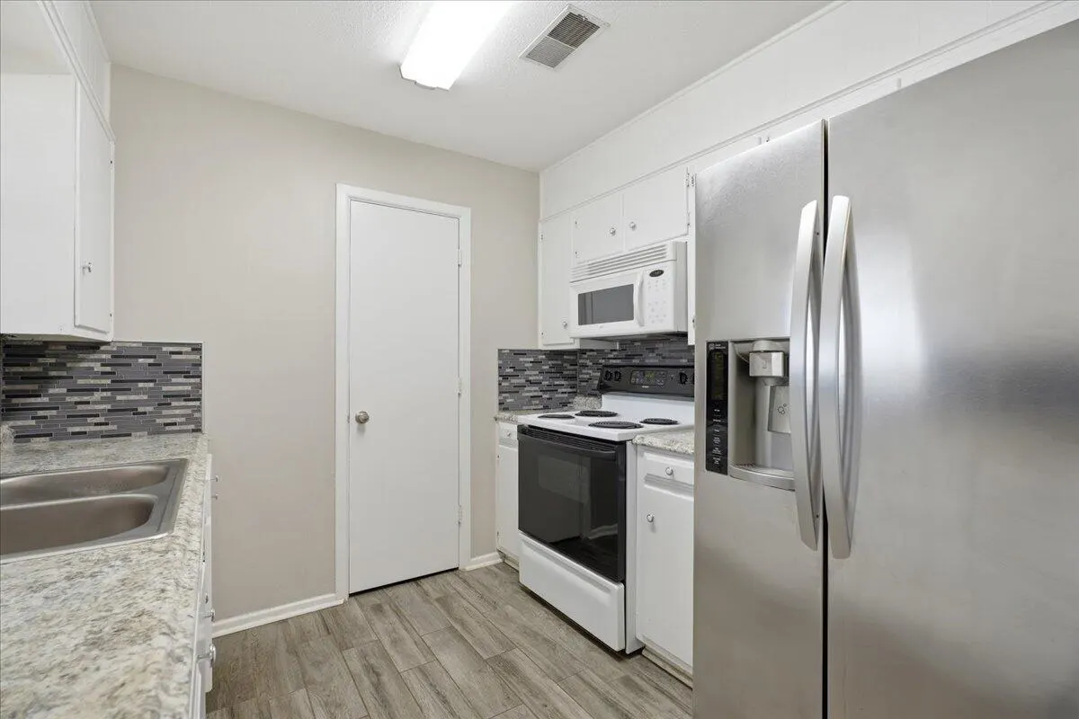 Photo 9 — 1601 70th Place, Lubbock, TX 79412