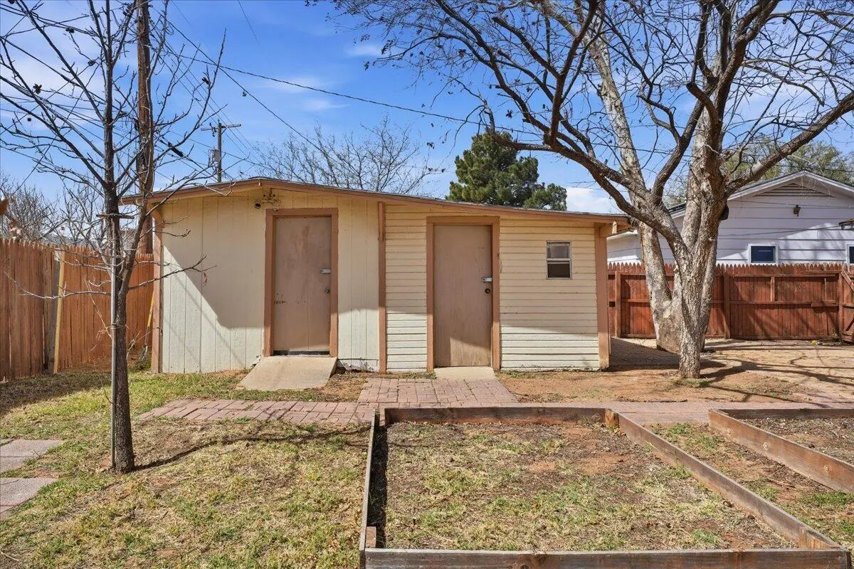 Photo 23 — 1601 70th Place, Lubbock, TX 79412