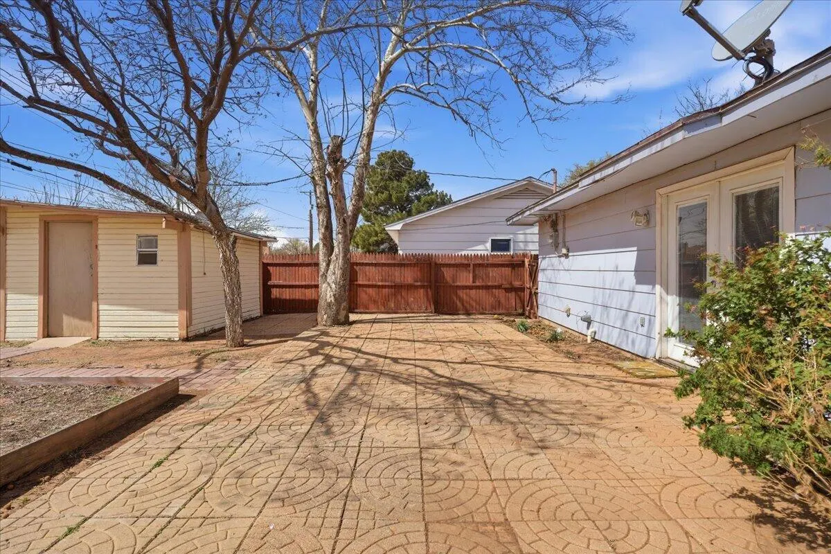 Photo 24 — 1601 70th Place, Lubbock, TX 79412