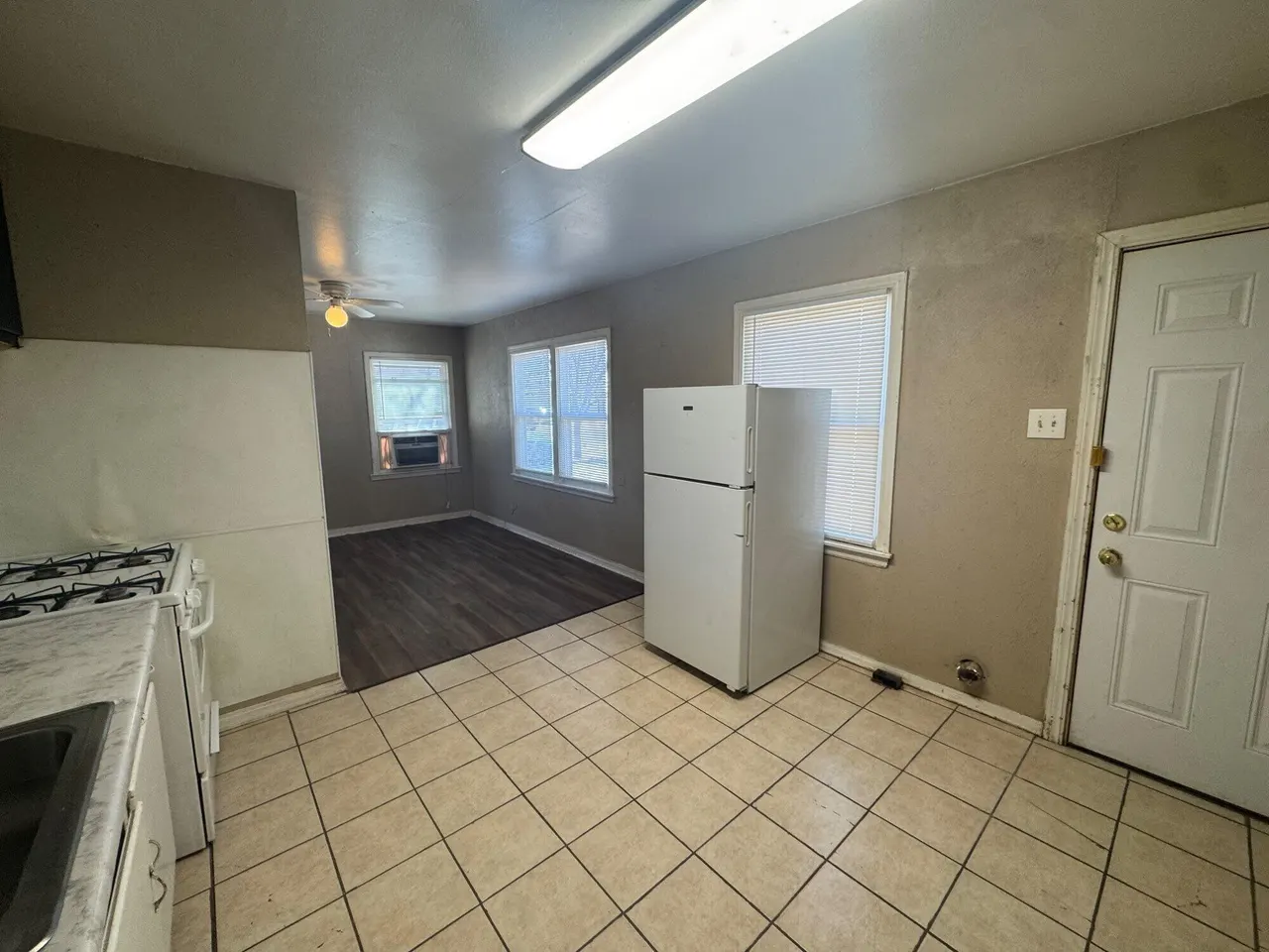 Photo 4 — 2118 33rd Street B, Lubbock, TX 79411