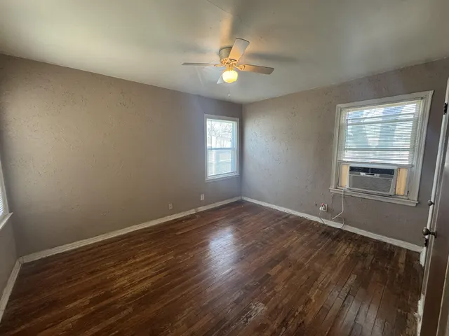 Photo 5 — 2118 33rd Street B, Lubbock, TX 79411