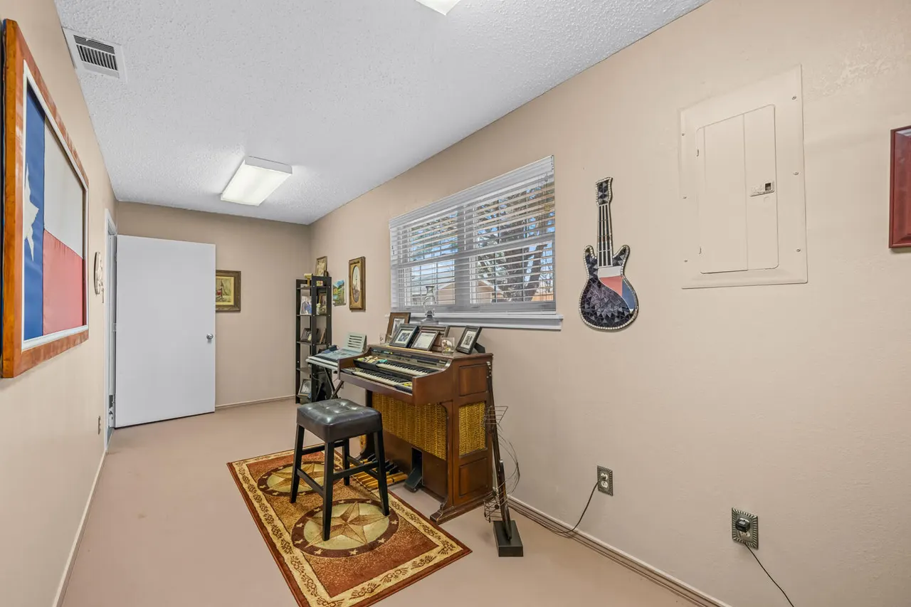 Photo 28 — 1500 W Lynn Street, Slaton, TX 79364