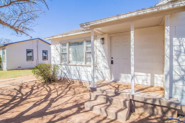 Photo 3 — 4808 42nd Street, Lubbock, TX 79414