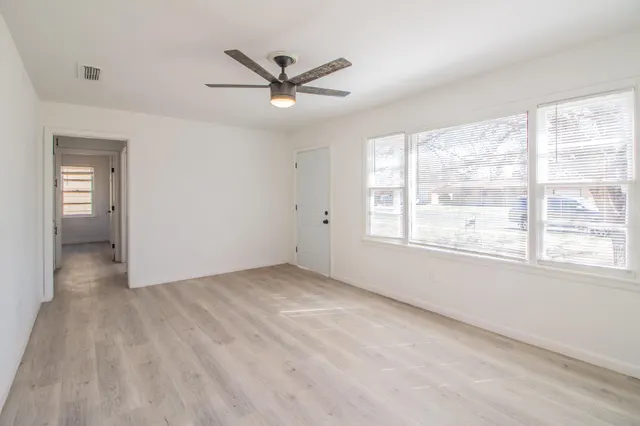 Photo 5 — 4808 42nd Street, Lubbock, TX 79414