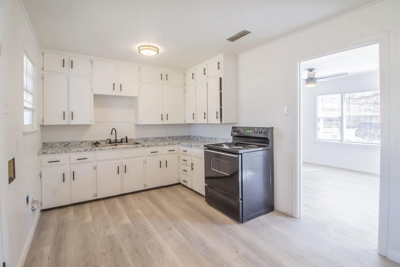 Photo 7 — 4808 42nd Street, Lubbock, TX 79414