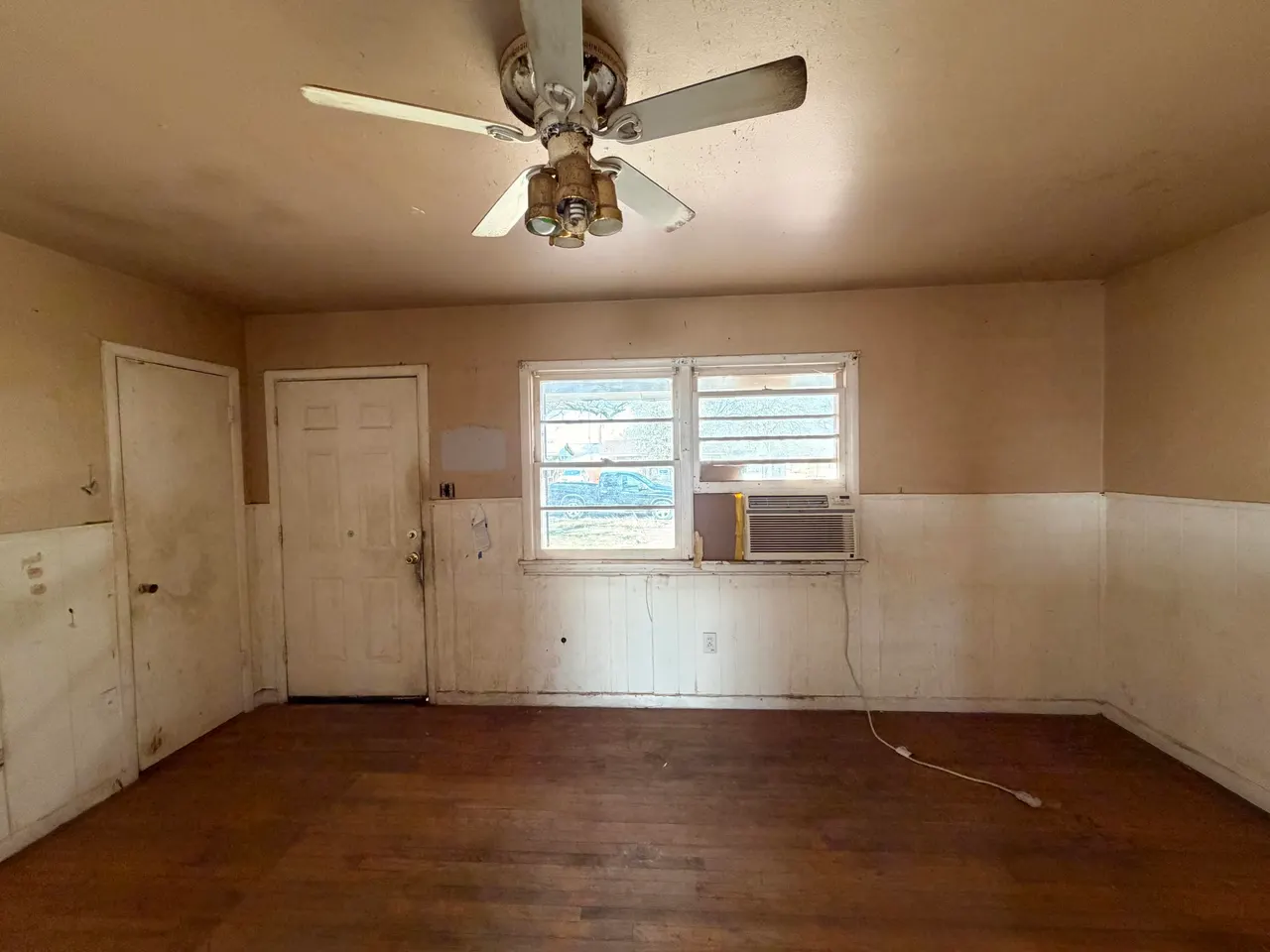 Photo 2 — 5425 Avenue B, Lubbock, TX 79404
