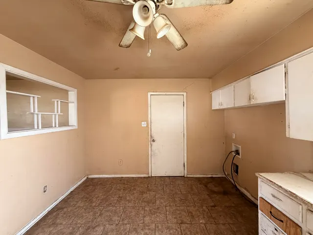 Photo 5 — 5425 Avenue B, Lubbock, TX 79404