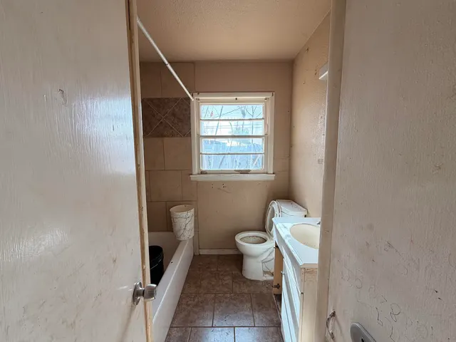 Photo 7 — 5425 Avenue B, Lubbock, TX 79404